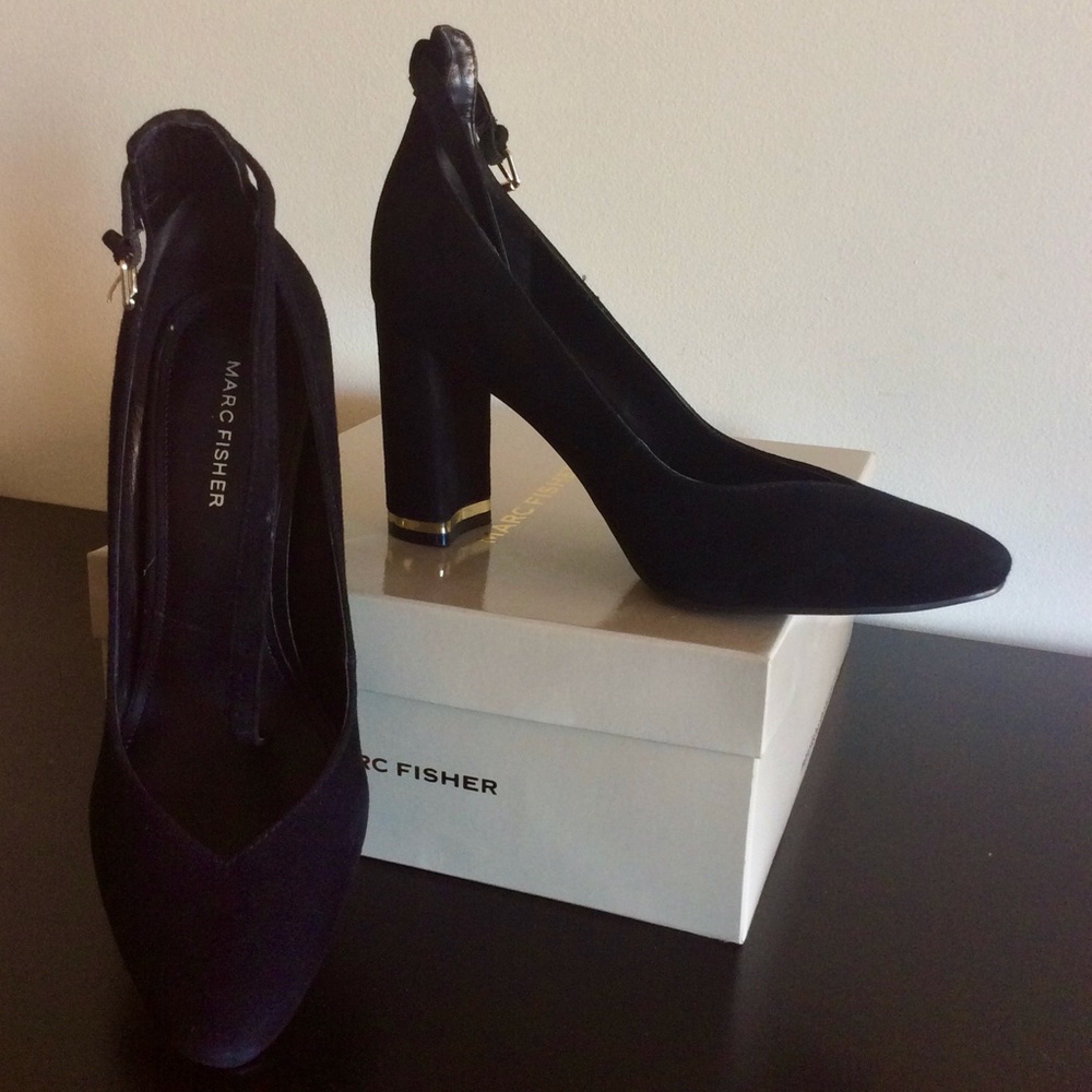 Marc Fisher Jillie Pump, with Ankle Strap and Block Heel, NEW, Size 9